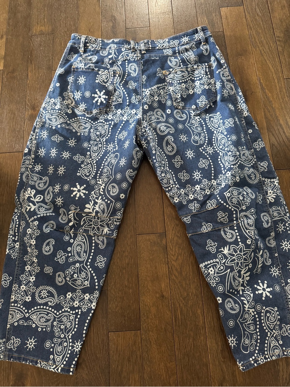 Amazon Women's Blue Bandana-Print Boyfriend Jeans